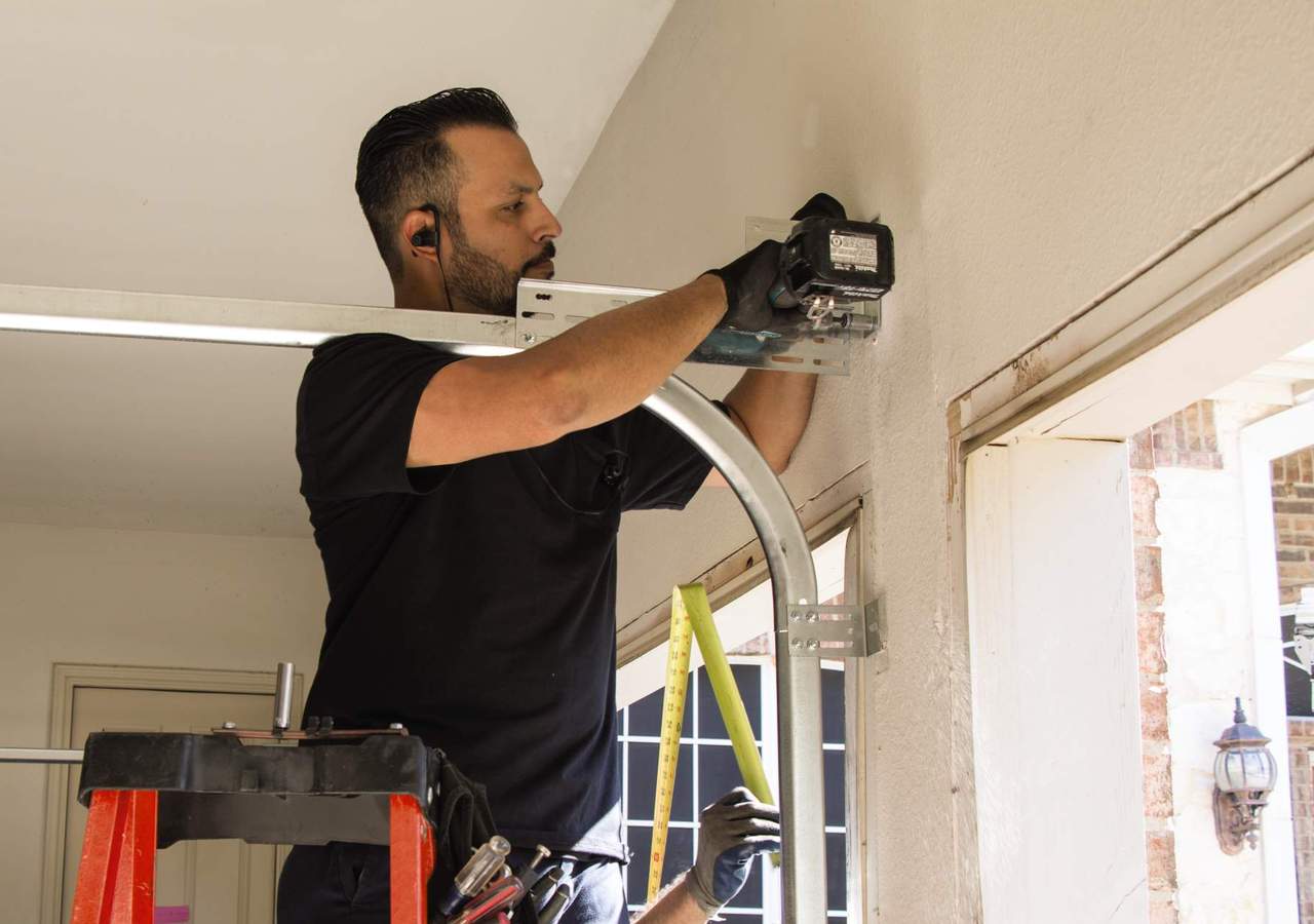 Tony's Garage Door Repairs - Garage Door Repair photo 3